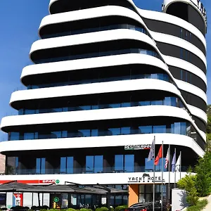 Yacht 4* Vlore